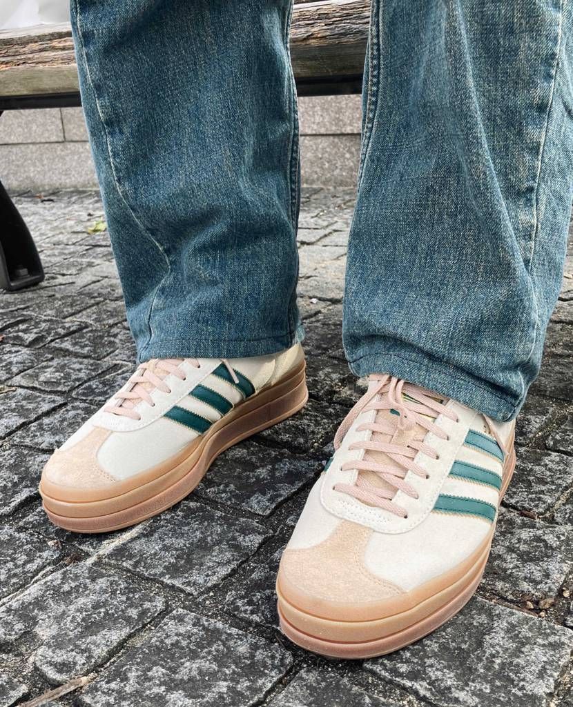 ここ最近のお気に入り😊 adidas gazelle bold