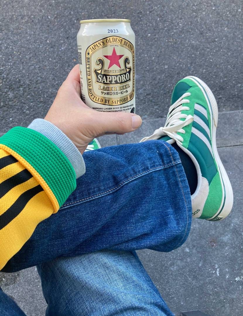 久々の平日休みでスーパースケート履いてお散歩🚶コンビニ寄ったら赤星の缶発見🍺✨い