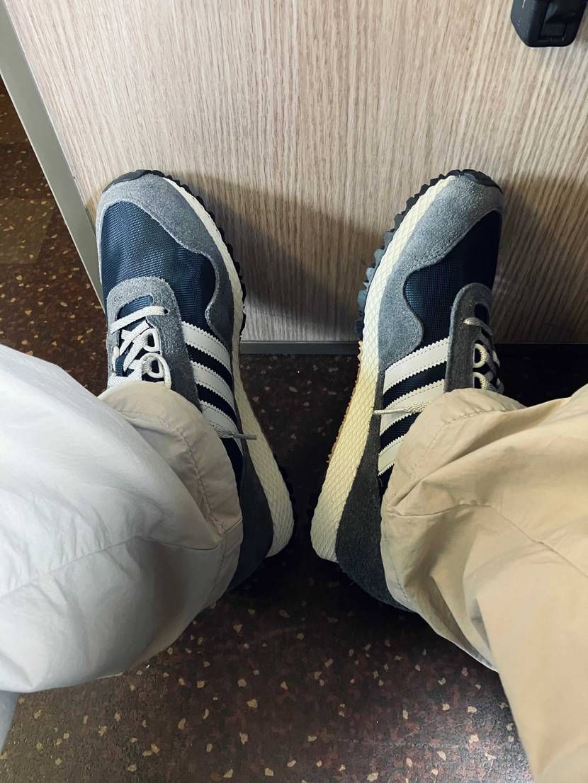 今日から短い夏休み😎まずは🚅に乗ったら出発の儀式🍺ﾌﾟｼｭｯ