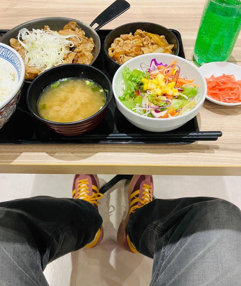 靴ヒモは悩んだ挙句マスタードカラーで😊