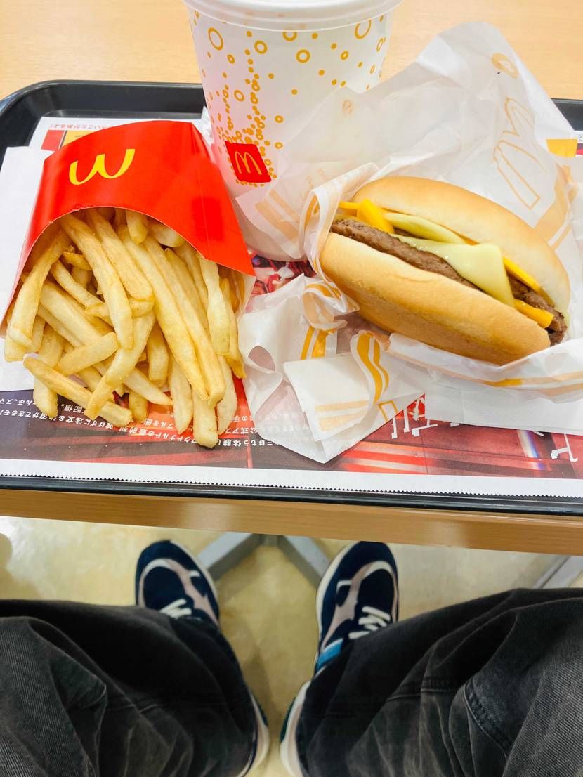 半月ぶりの休みの朝食はファストフードで😊🍔
はい、今月2日しか休んでません😇