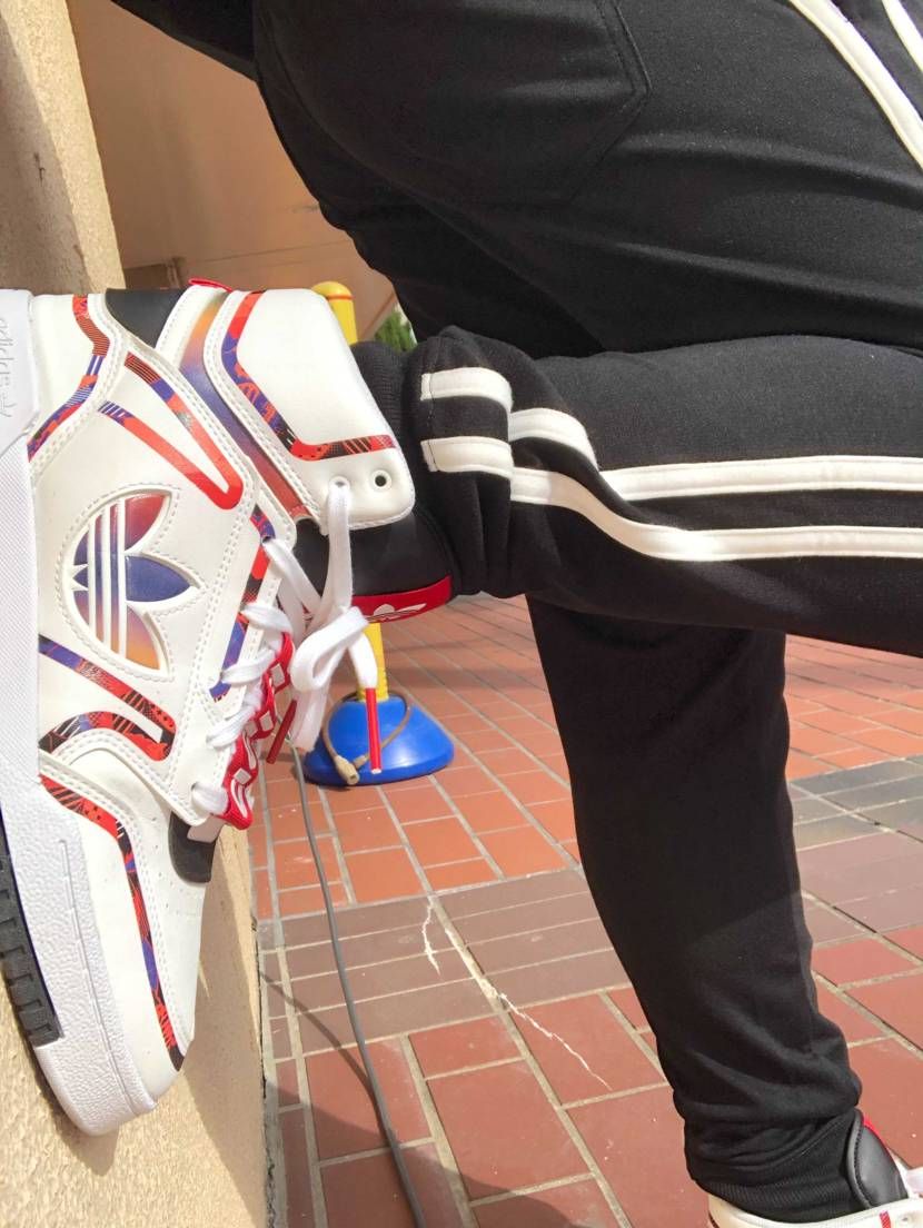 天気良すぎてパーカーは暑いっすね😂
adidasさんそろそ