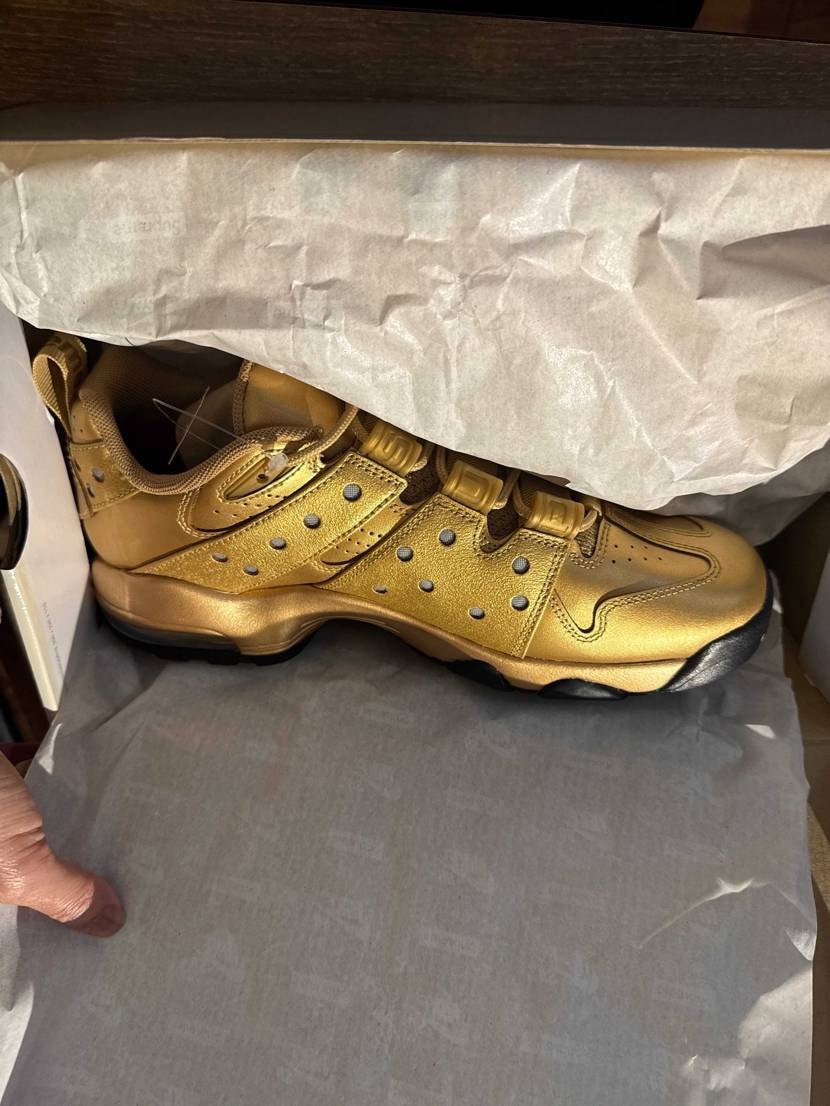 普通にかっこえぇよ
サイズはハーフ上げで大丈夫でした