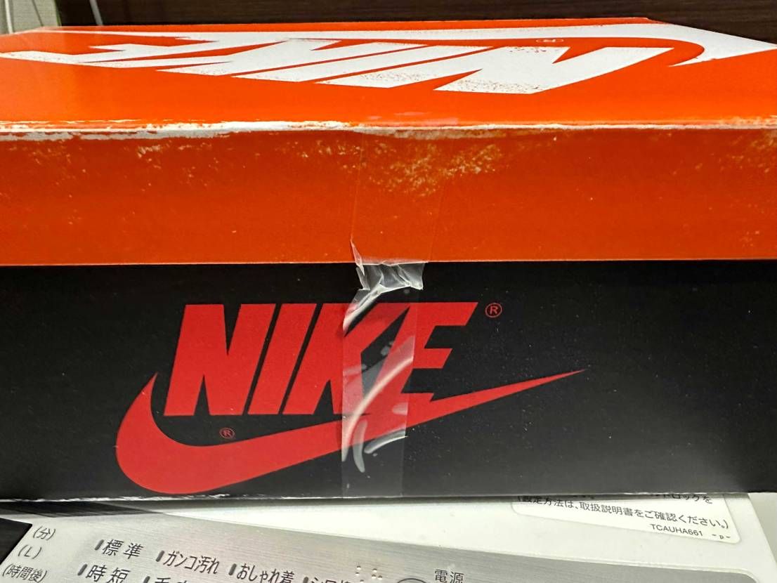 footpatrolから届きました。
関税は7300円でし