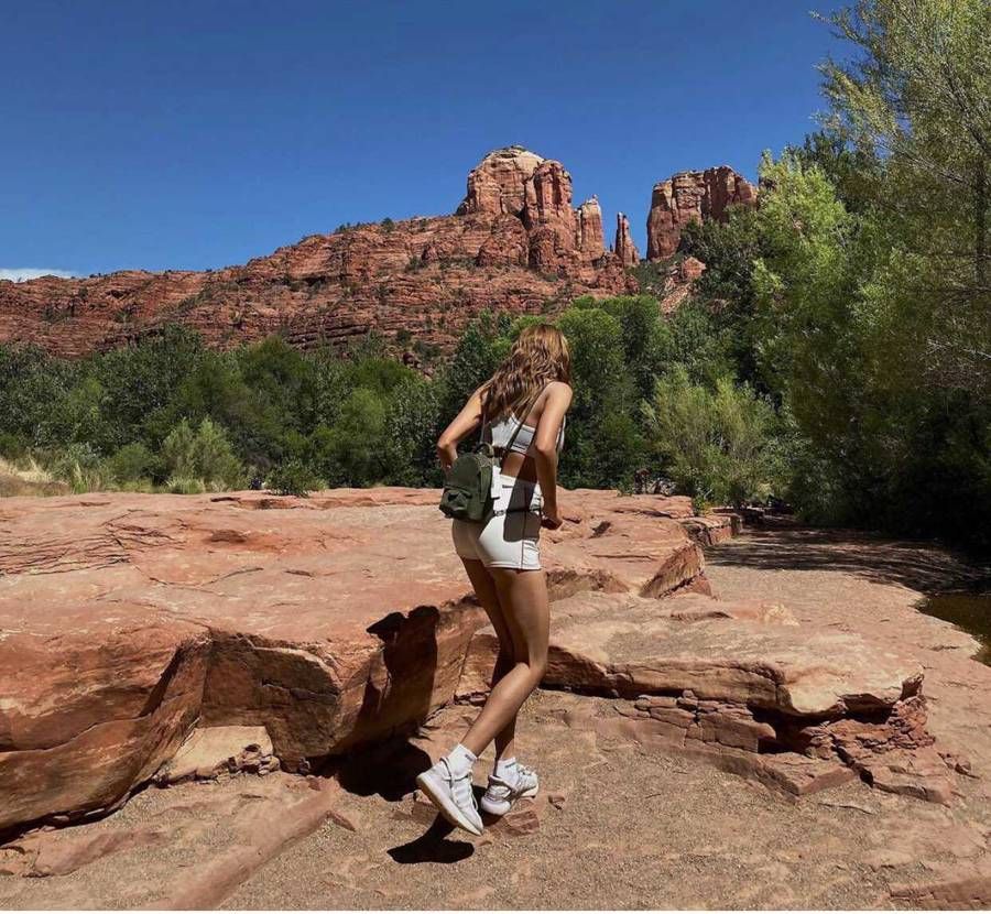 誰かこのスニーカーの名前わかる方いませんか！