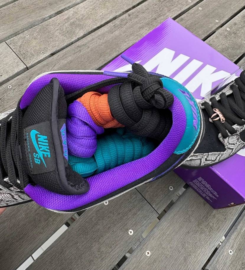 なかなか派手ですね😙👍
シューレース大量で悩むやつです😆🤟🤟🪢
FTCさんあ