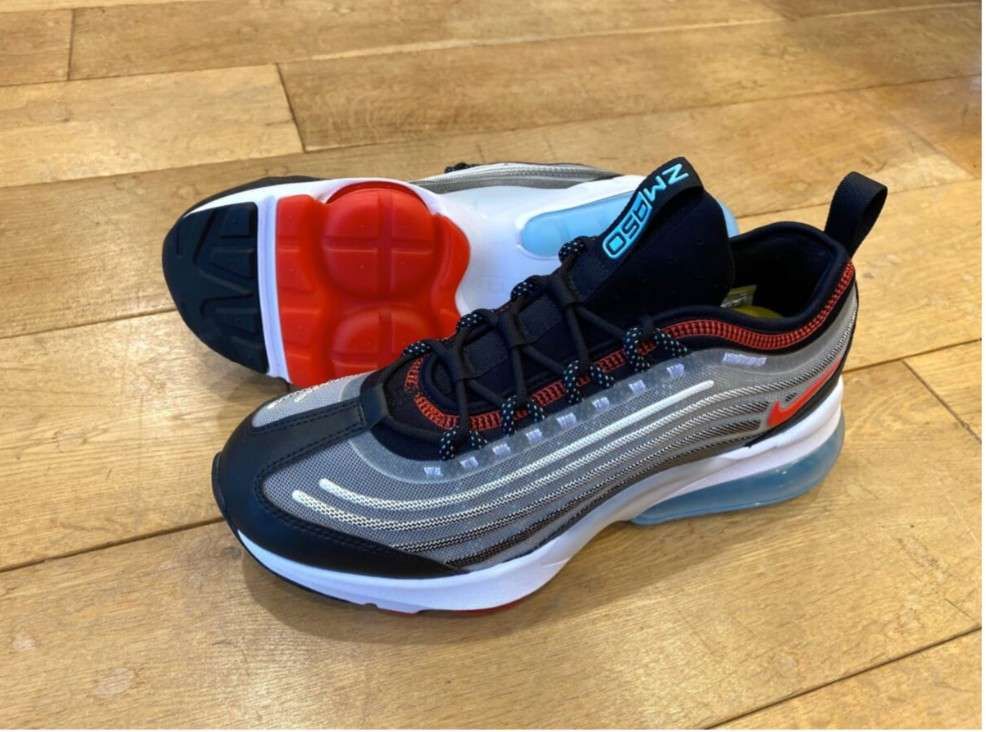 ナイキ エア マックス ZM950
2万1450円
これほしい。(´･ω･`)み