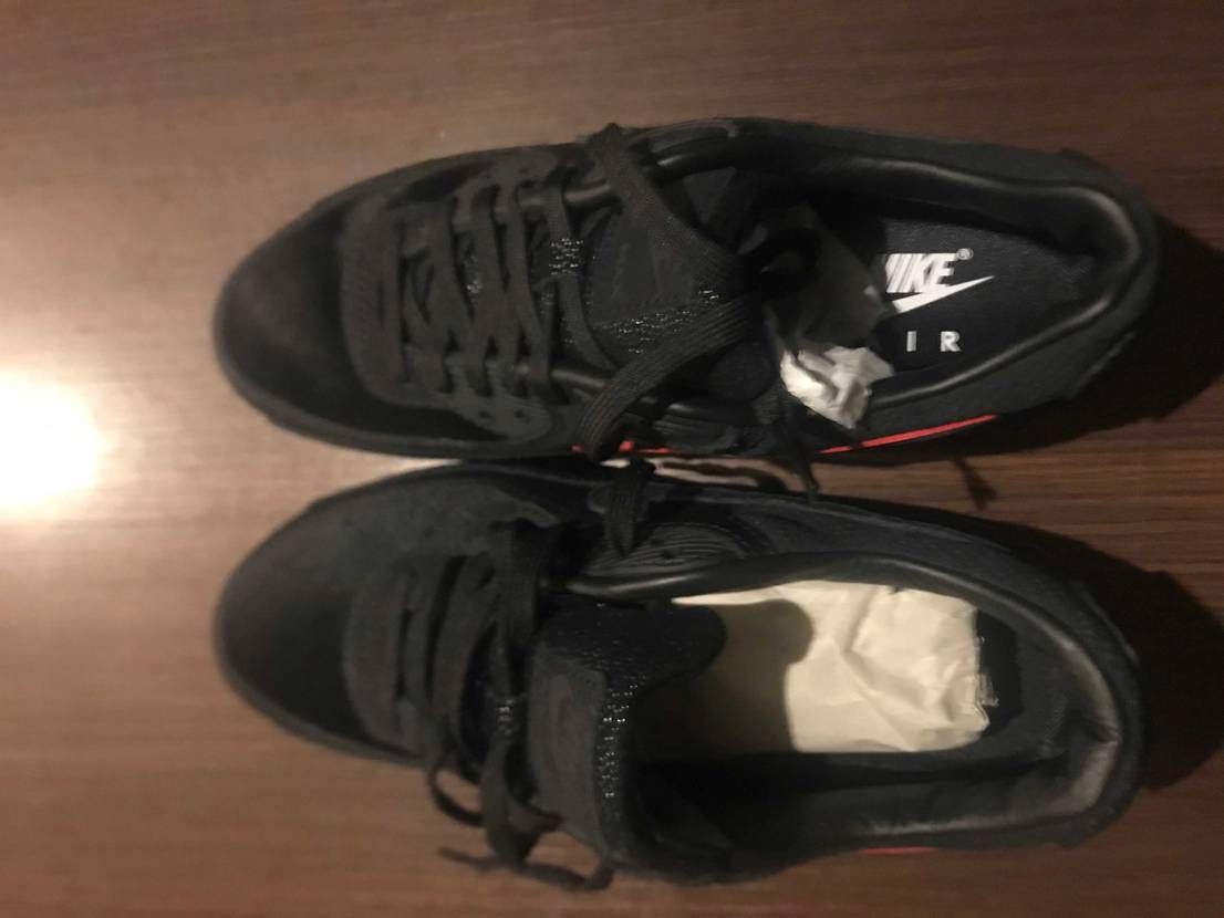 チョット待てや…右足二足ってら舐めとんのかい⁉︎ 
後輩の誕生日プレゼントで渡