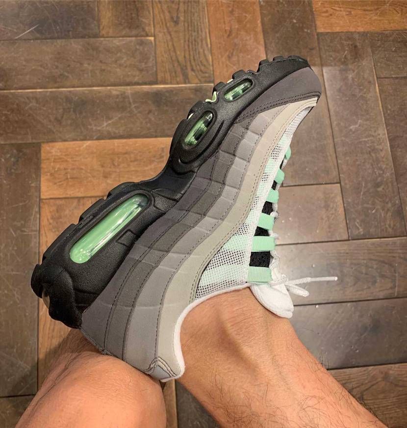 今日はcrep吹いてエアマックス95🌧
かなり履きやすくて良い✨

先週山