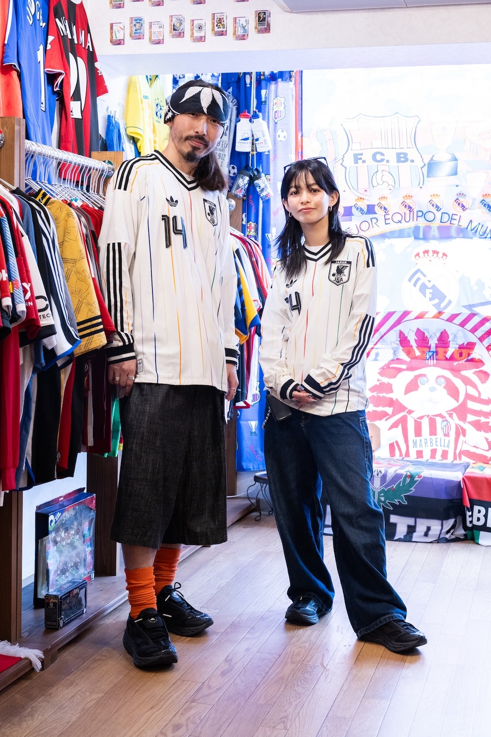 日本代表アウェイ長袖のバックスタイル