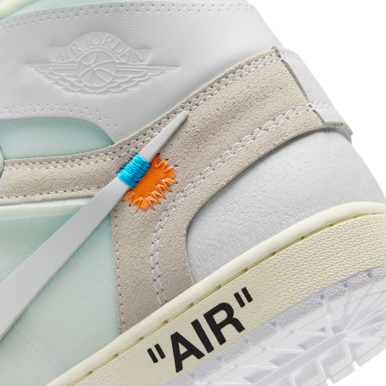 ヴァージルアブローアーカイブ (V.A.A) × ナイキ エアジョーダン1 レトロ ハイ OG アラスカ アップ2