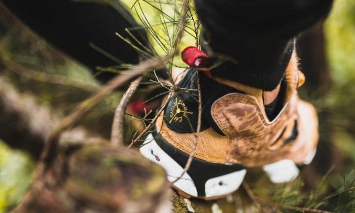 【リーボックスニーカー】リミテッドエディション × SBTG × リーボック クラシック インスタポンプ フューリー ウォールナット/ゴールデン ウィート/カフェ コレーズ 2枚目