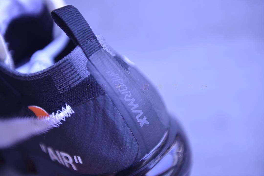 オフホワイト × ナイキ エアヴェイパーマックス ブラック/ホワイト 3枚目