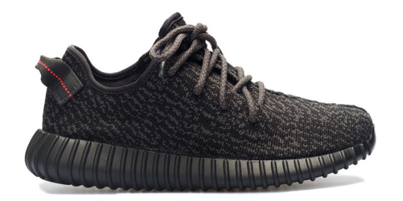 2代目を立体感あるカラーで再構築した「YEEZY BOOST 350 Pirate Black (イージーブースト350 パイレイトブラック)」