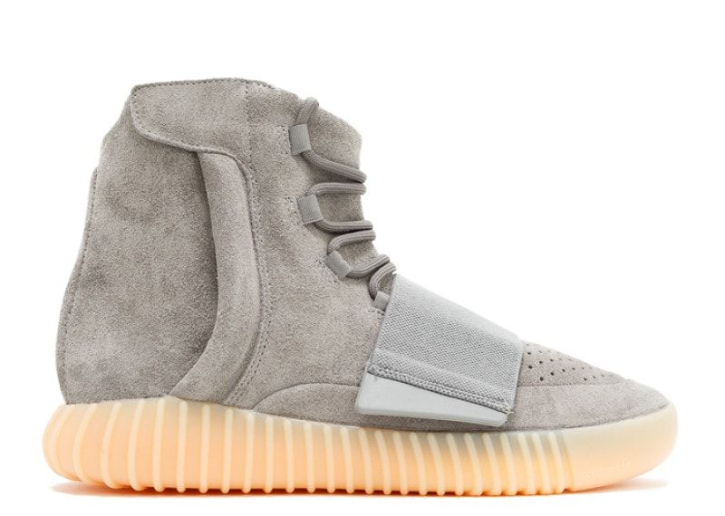 初のガムソールが採用された「YEEZY BOOST 750 LIGHT GREY (イージーブースト750 ライトグレー)」