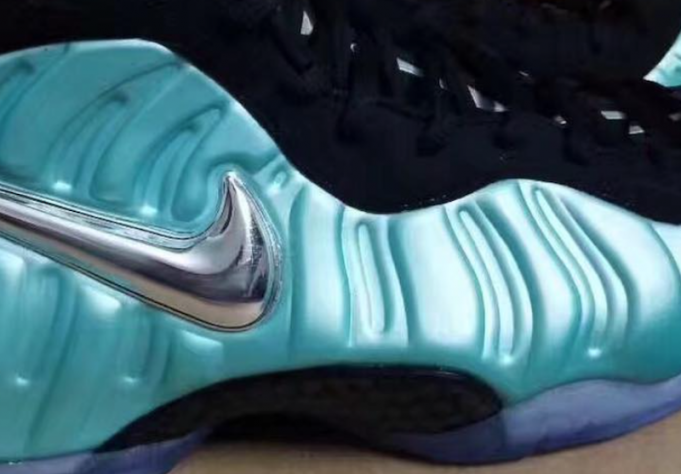 ナイキ エアフォームポジットプロ アイランド グリーン/メタリック プラチナ 2枚目