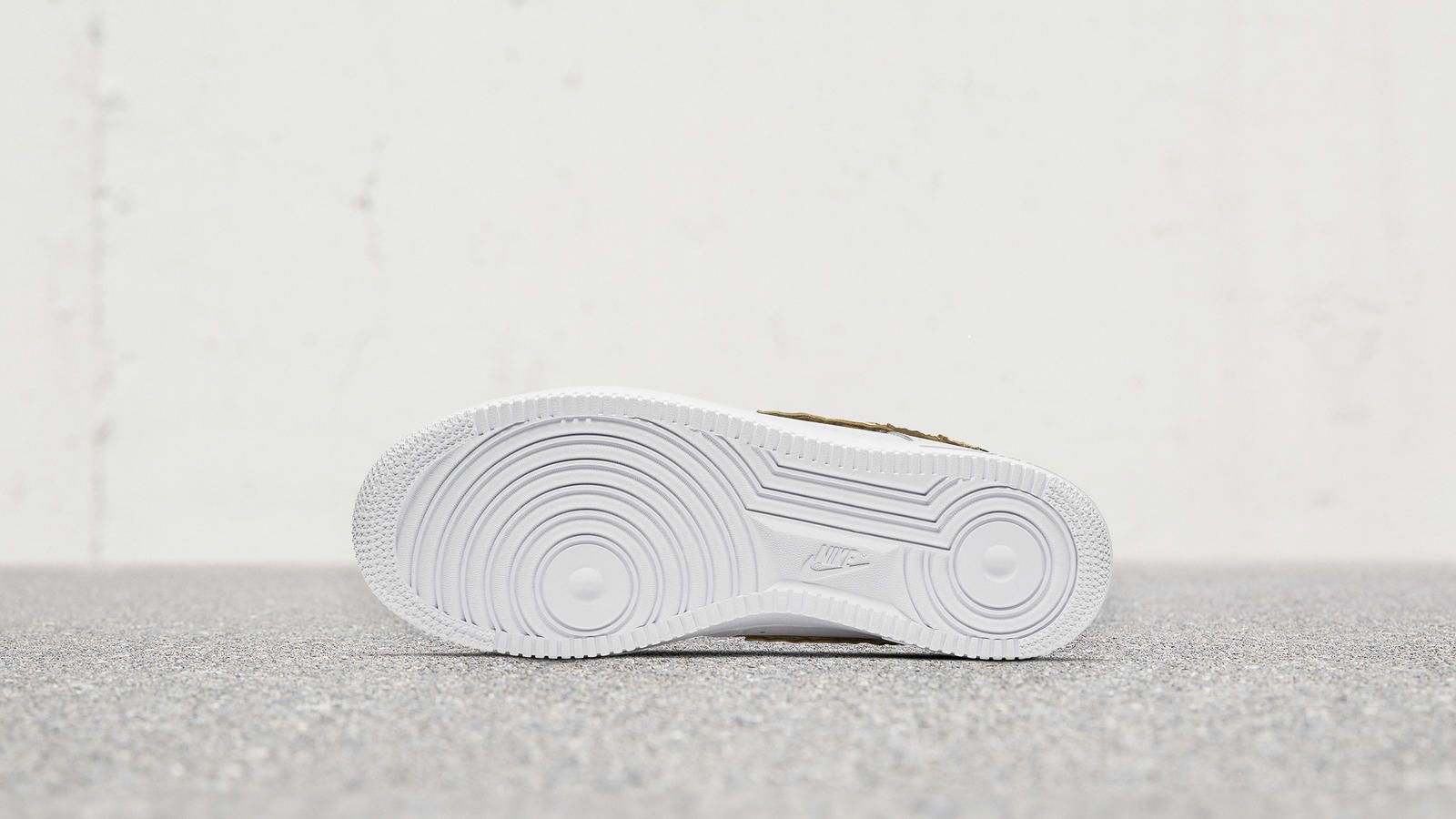 【スニダンで購入可】NIKE × CRISTIANO RONALDO AIR FORCE 1 LOW CR7 4枚目