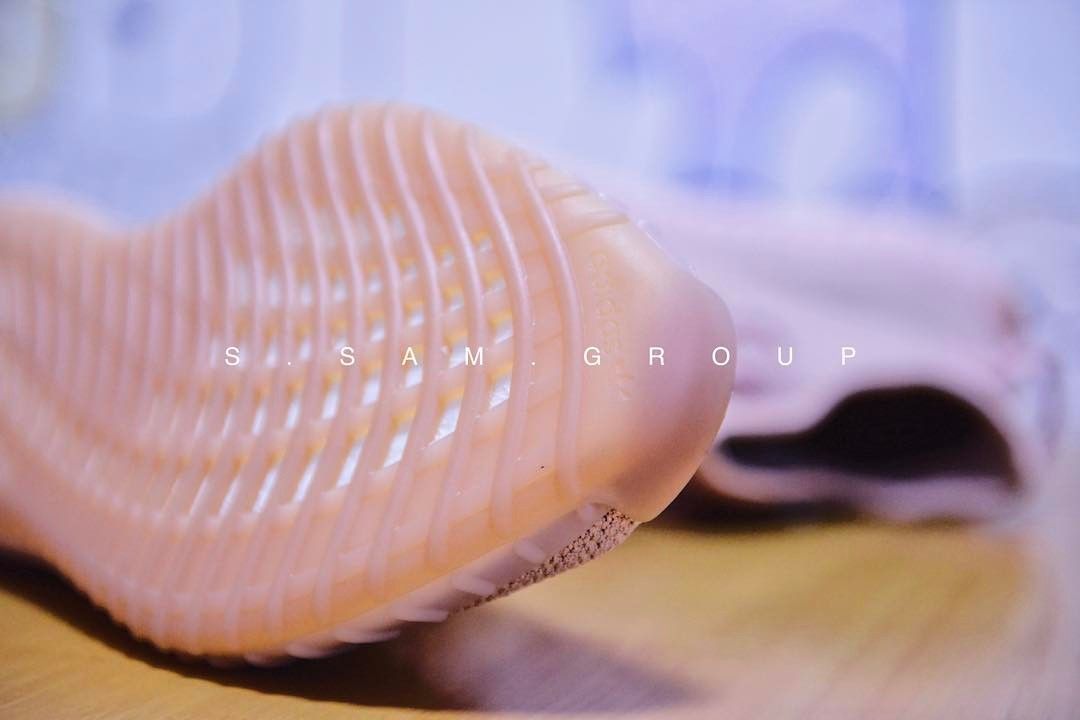 カニエ・ウェスト × アディダス オリジナルス イージーブースト 650 ピンク 11枚目