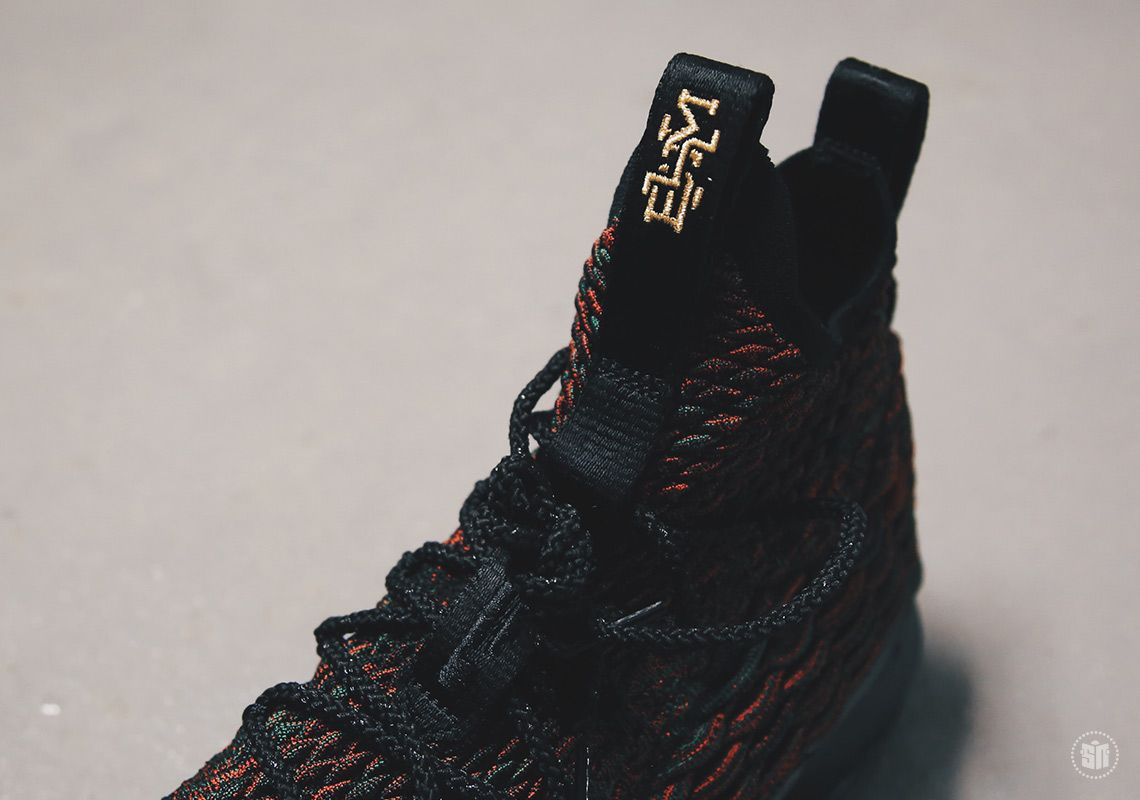 ナイキ レブロン15 ブラックヒストリーマンス 5枚目