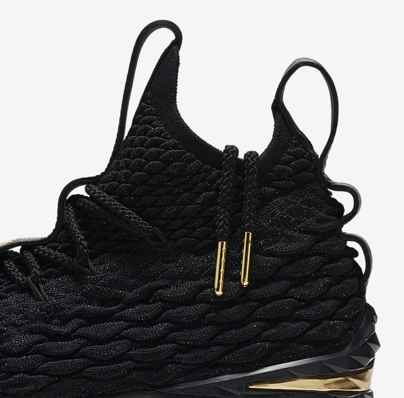 ナイキ レブロン15 ブラック/メタリックゴールド 4枚目