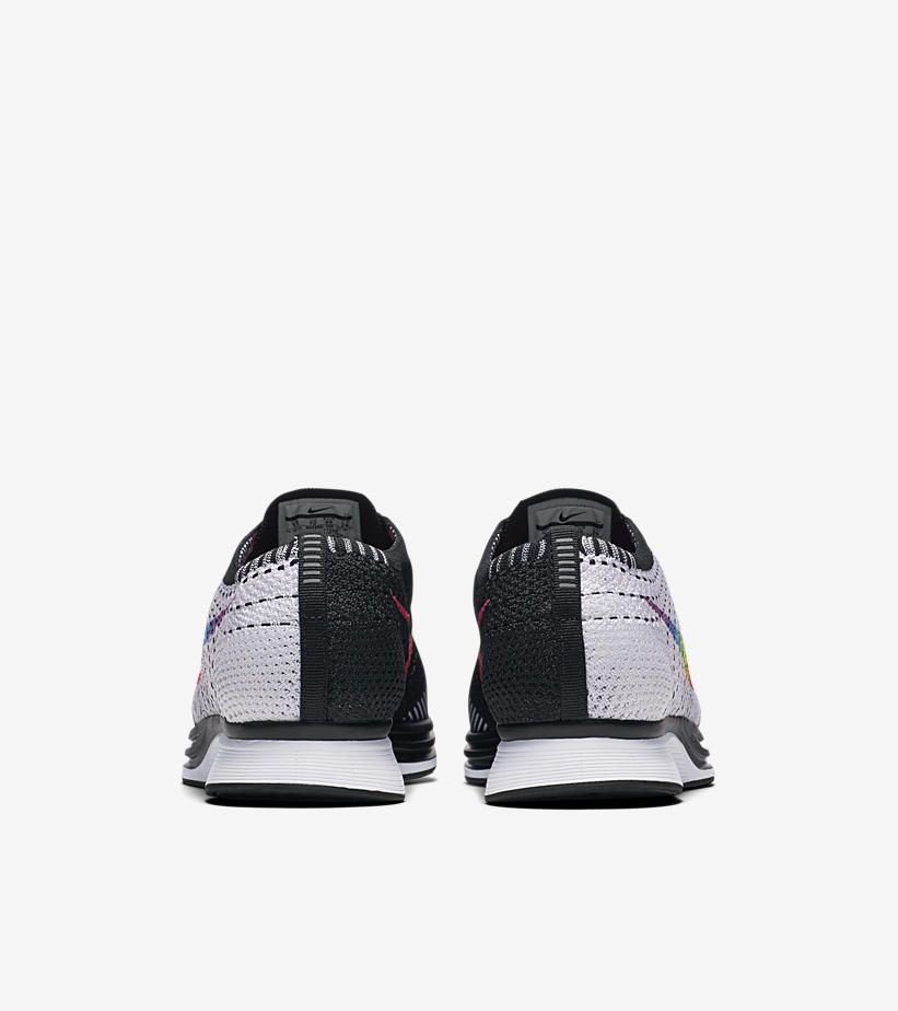 ナイキ フライニット レーサー “BE TRUE” ホワイト/ブラック-マルチカラー  4枚目