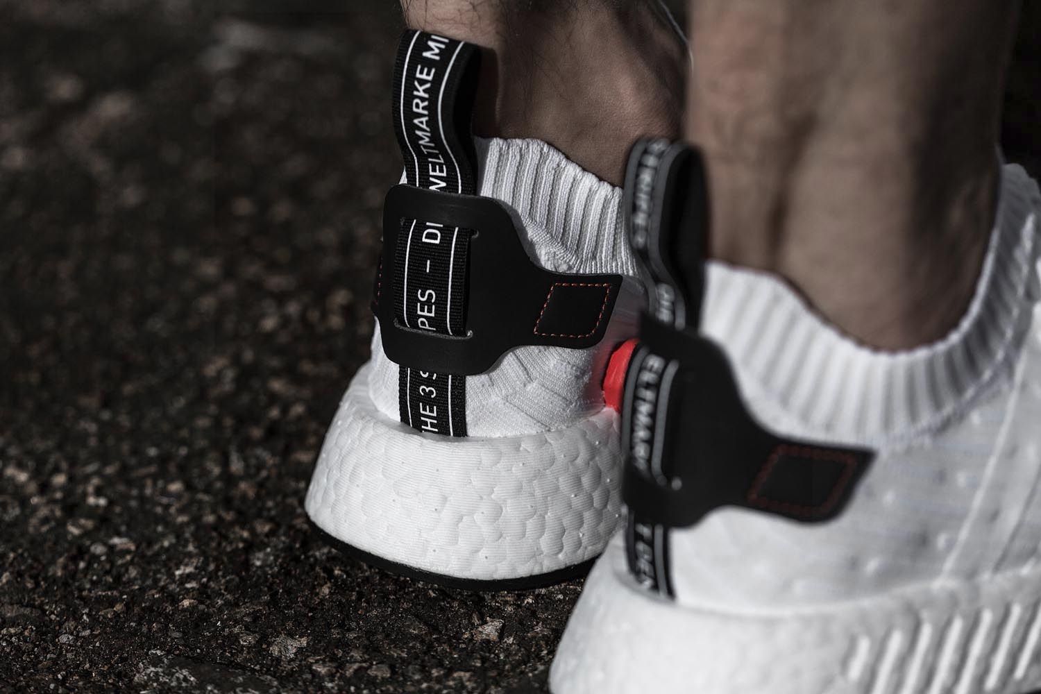 アディダス オリジナルス NMD_R2 PK ホワイト/ブラック 7枚目