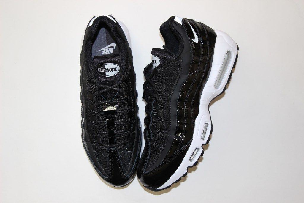 ナイキ ノクターンコレクション ブラックパテント エアマックス95