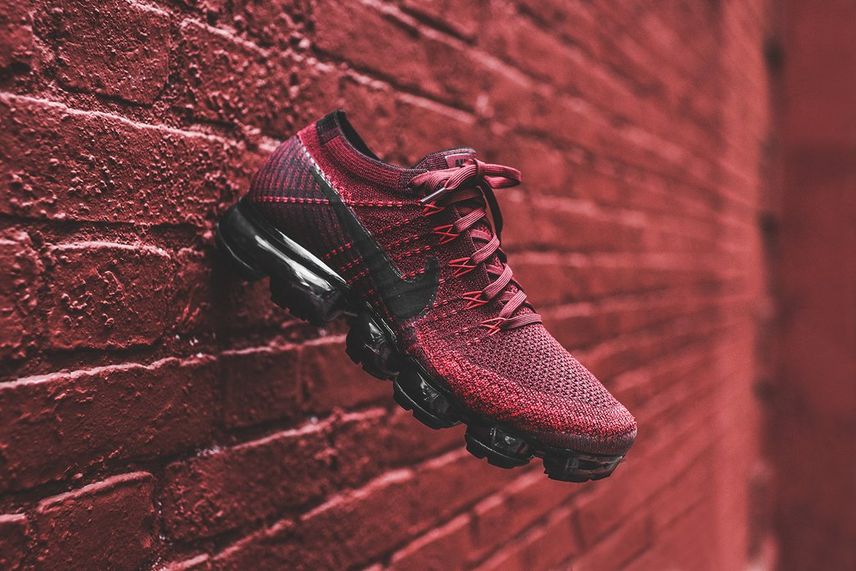 NIKE AIR VAPORMAX FLYKNIT DARK TEAM RED