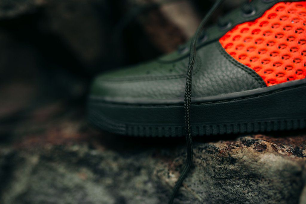 【リーク】NIKE SF AF1 MID QS CARGO KHAKI/TOTAL CRIMSON-CARGO KHAKI 8枚目