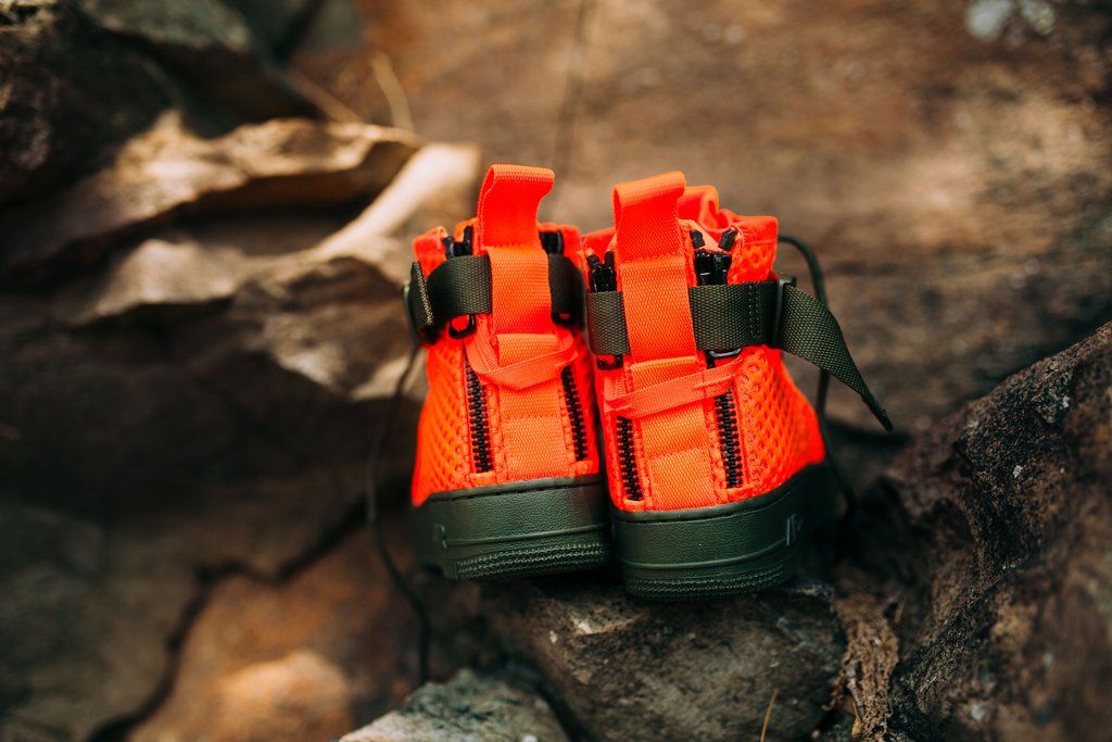 【リーク】NIKE SF AF1 MID QS CARGO KHAKI/TOTAL CRIMSON-CARGO KHAKI 9枚目