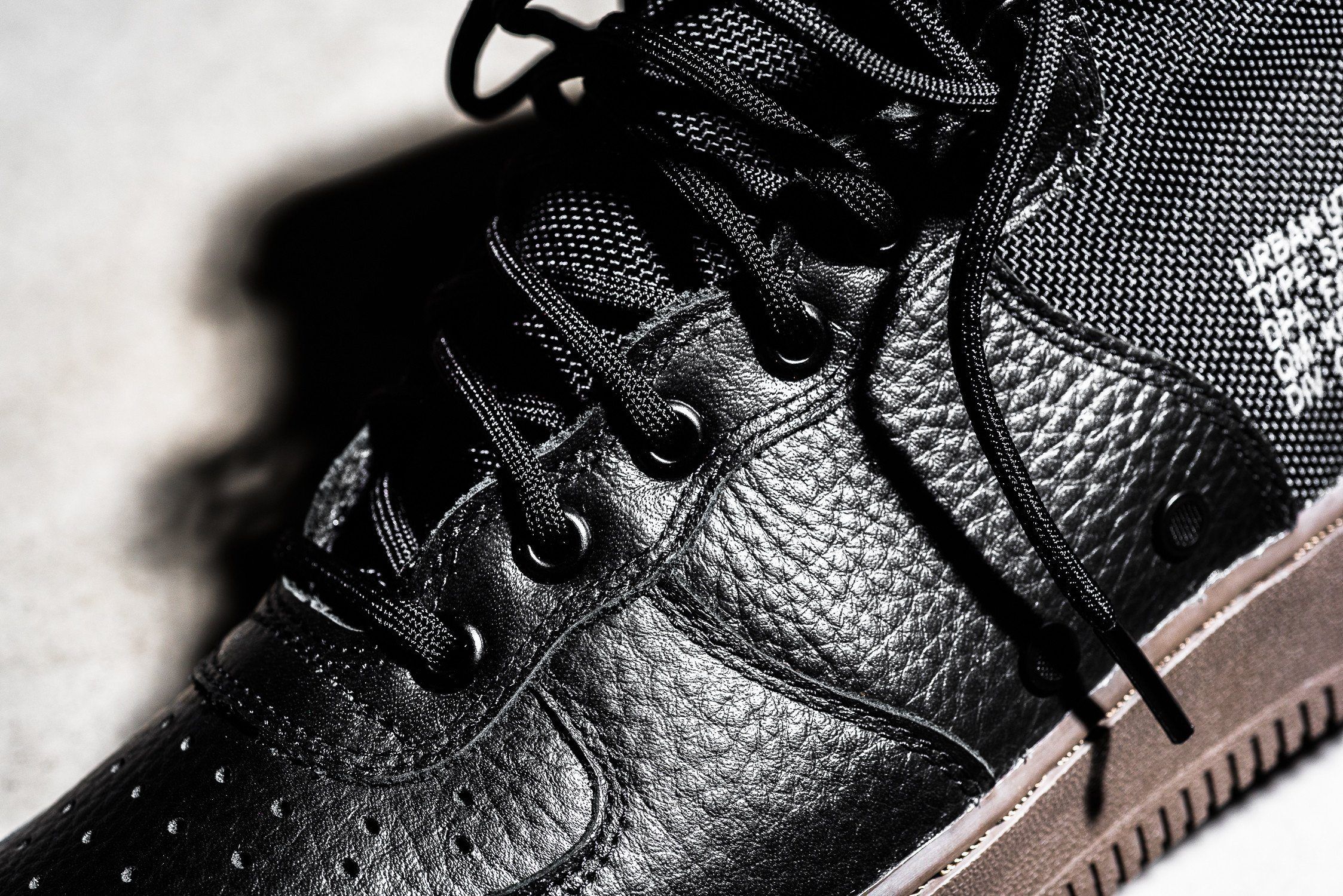 ナイキ スペシャル フィールド エアフォース1 MID ダークヘーゼル 3枚目