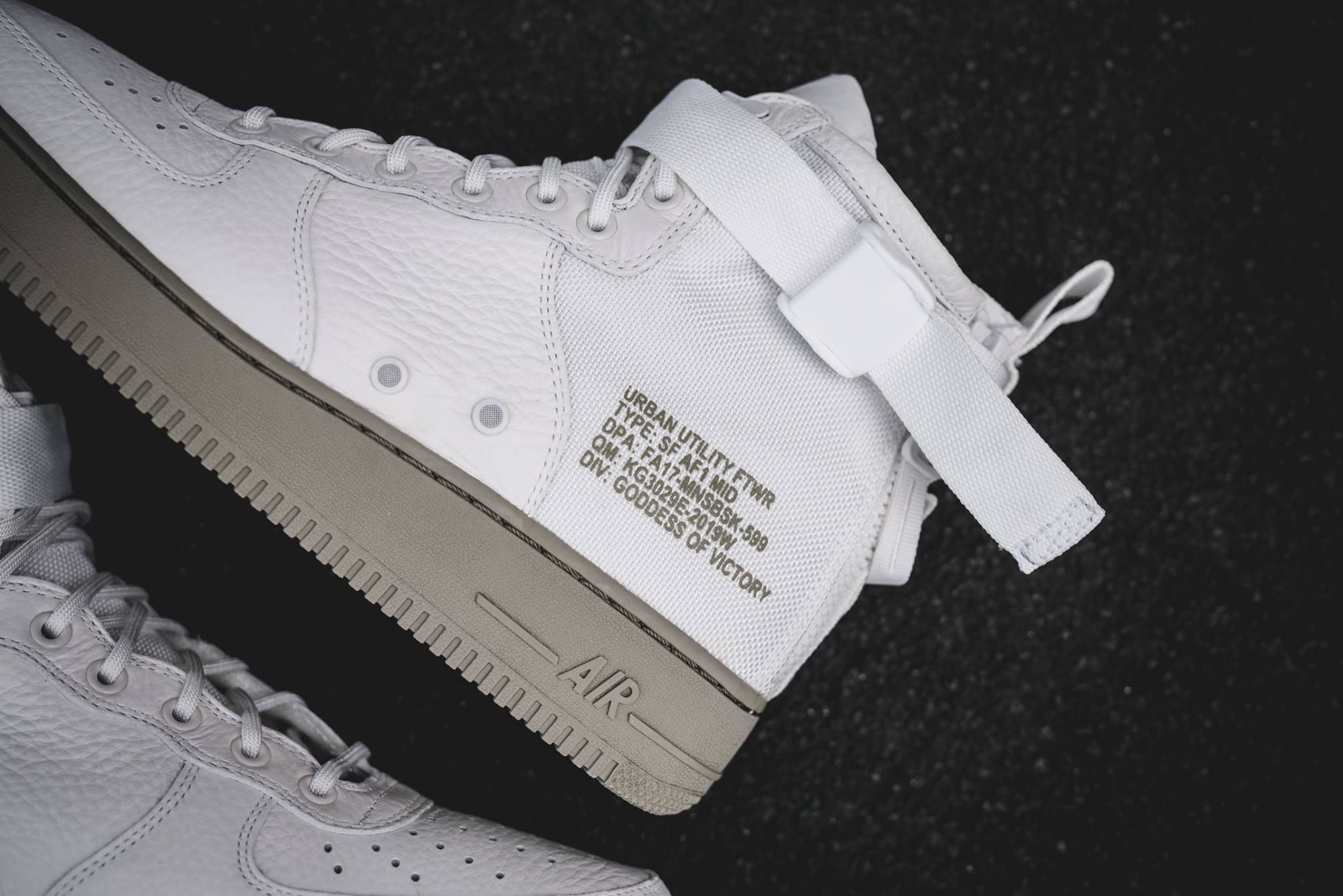 ナイキ スペシャル フィールド エアフォース1 MID アーバンユーティリティー 5枚目