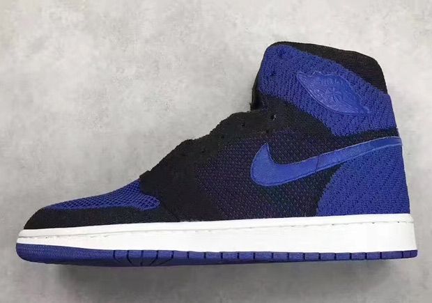 ナイキ エアジョーダン1 フライニット ロイヤル 2枚目