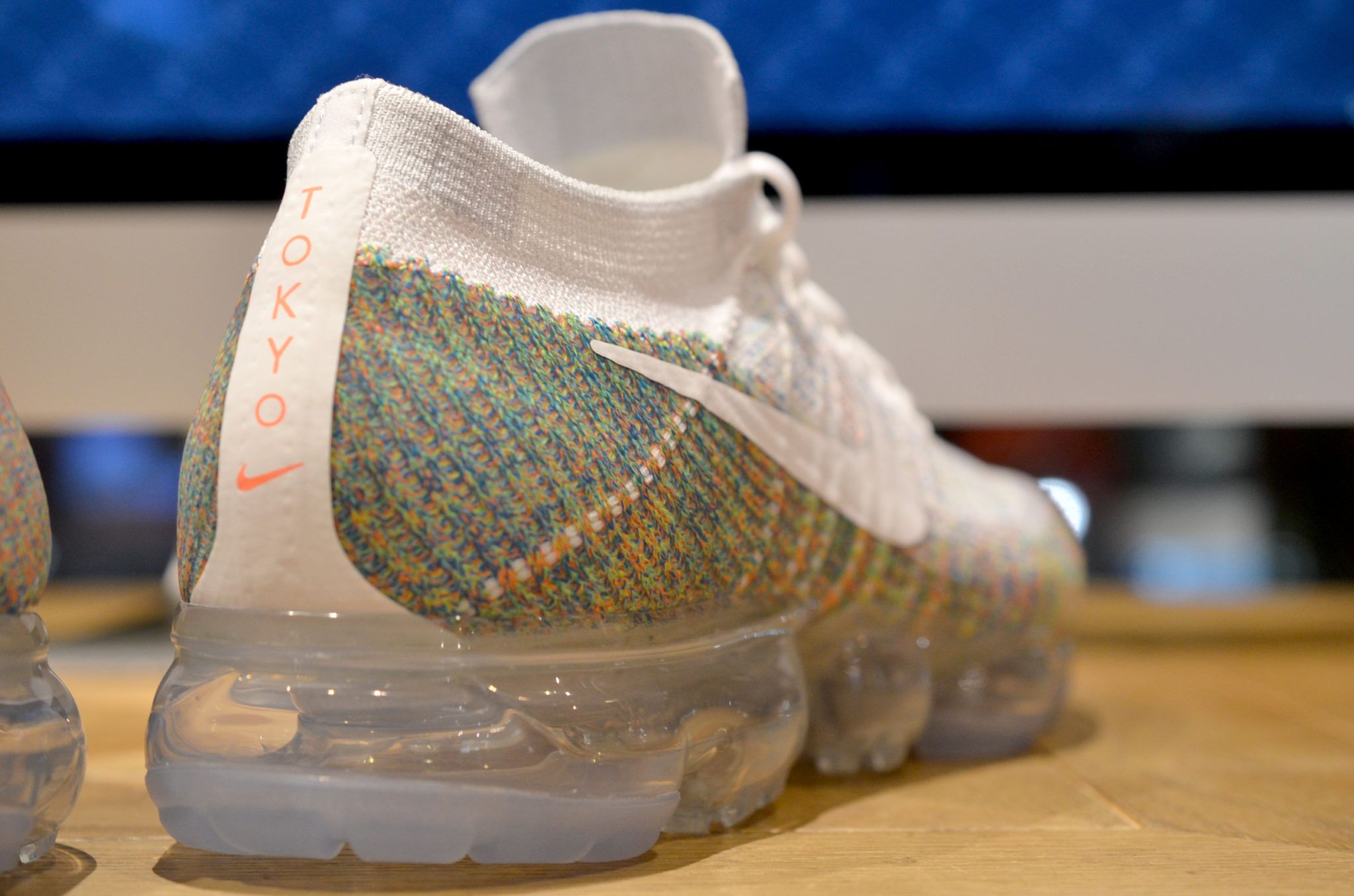 ナイキ ID エアヴェイパーマックス Tokyo ホワイト×マルチカラー 8枚目