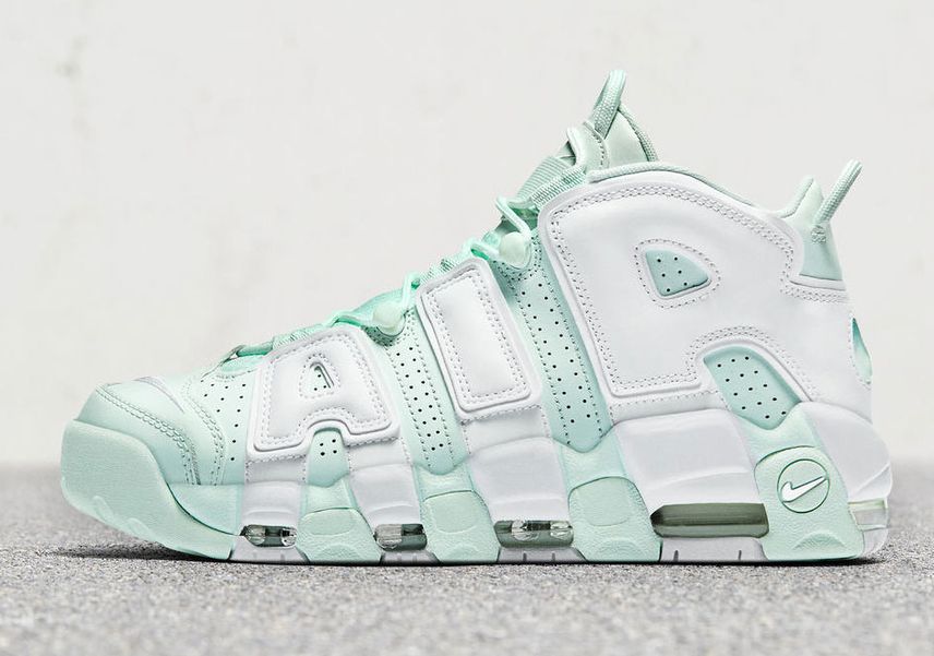 NIKE Women's AIR MORE UPTEMPO NIKE Women's AIR MORE UPTEMPO