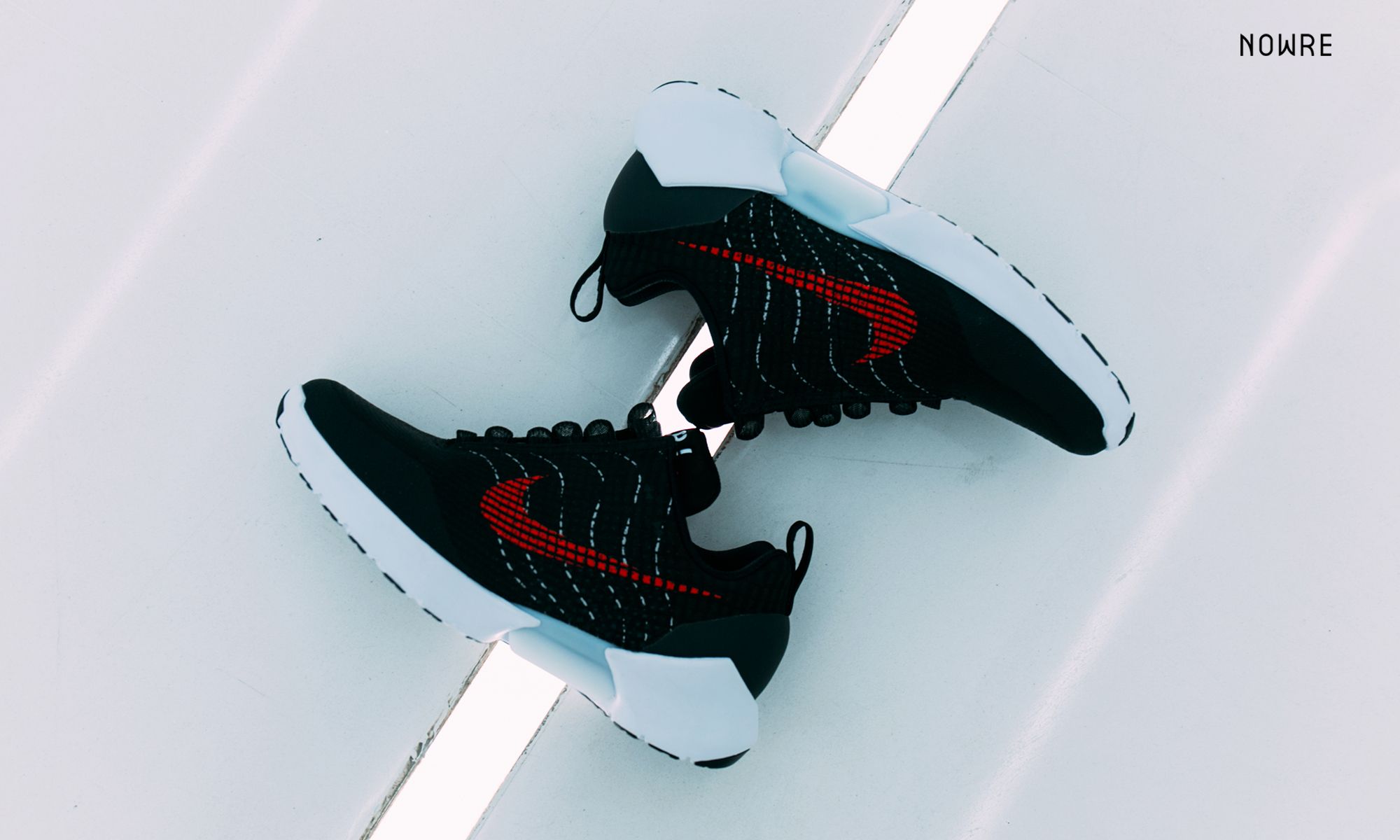 ナイキ ハイパーアダプト 1.0 2枚目