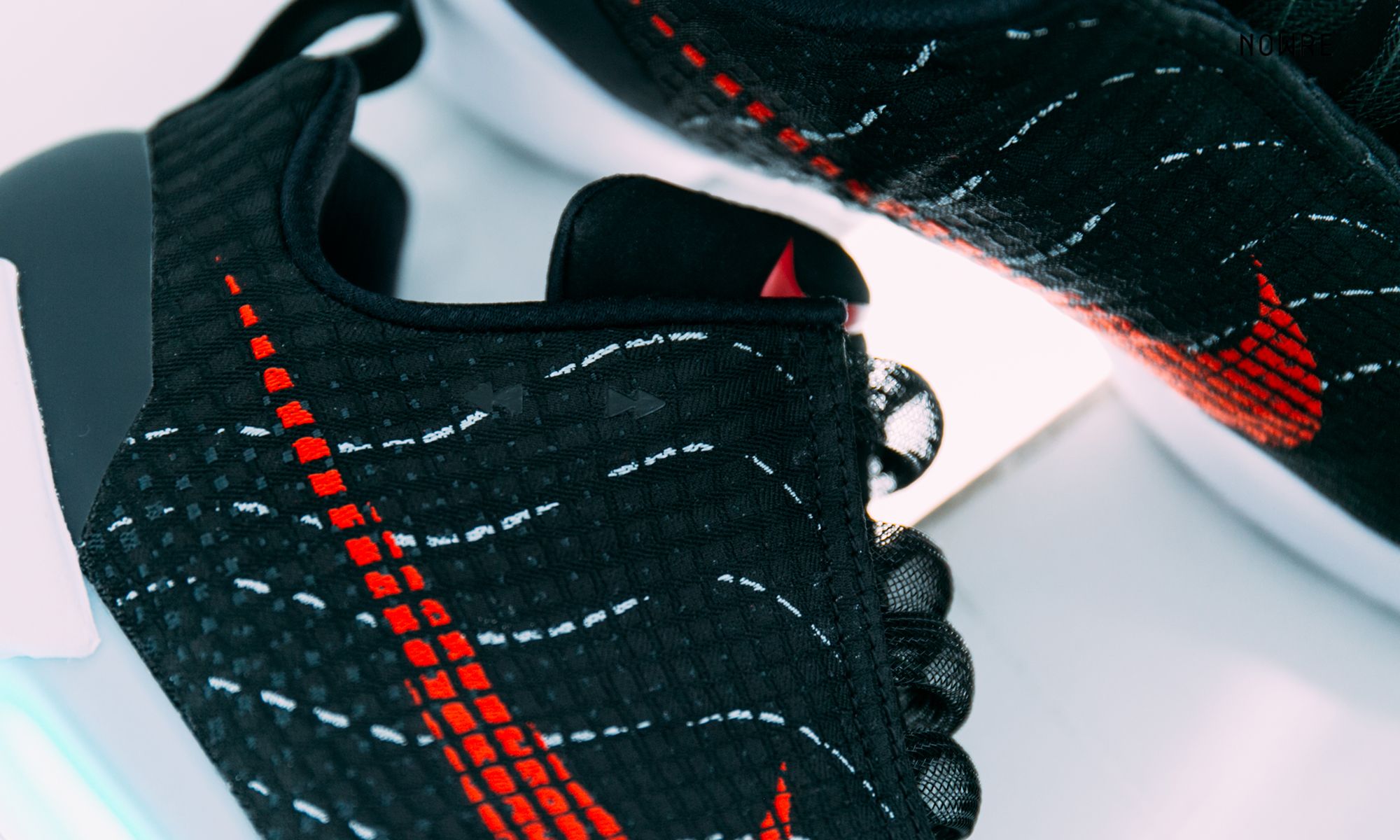 ナイキ ハイパーアダプト 1.0 5枚目