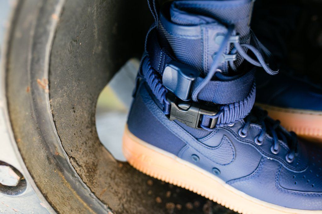 ナイキ スペシャル フィールド エアフォース1 ミッドナイトネイビー/ガム 4枚目