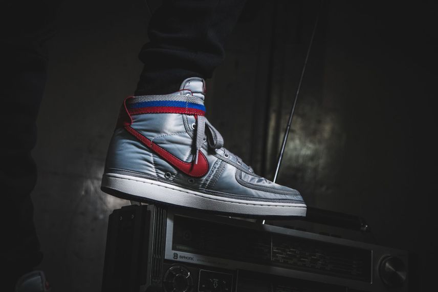 Nike air vandal supreme sales