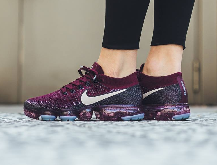 ナイキ ウィメンズ エアヴェイパーマックス ボルドー 2枚目