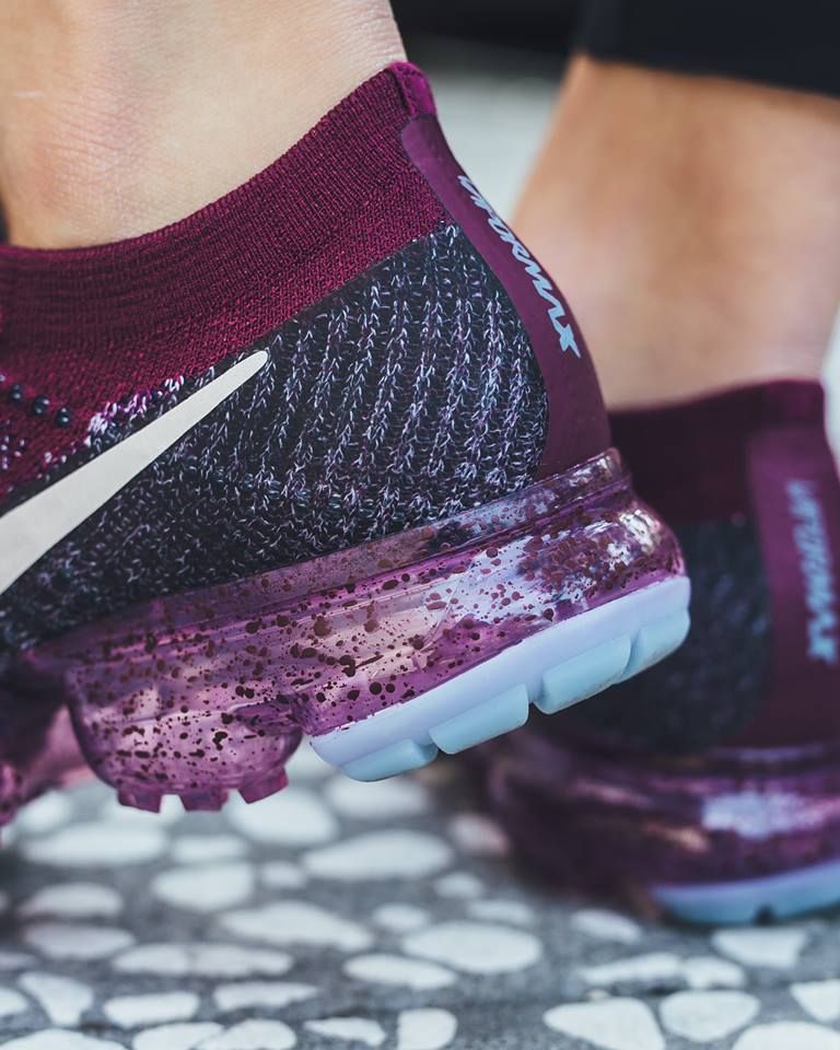 ナイキ ウィメンズ エアヴェイパーマックス ボルドー 3枚目