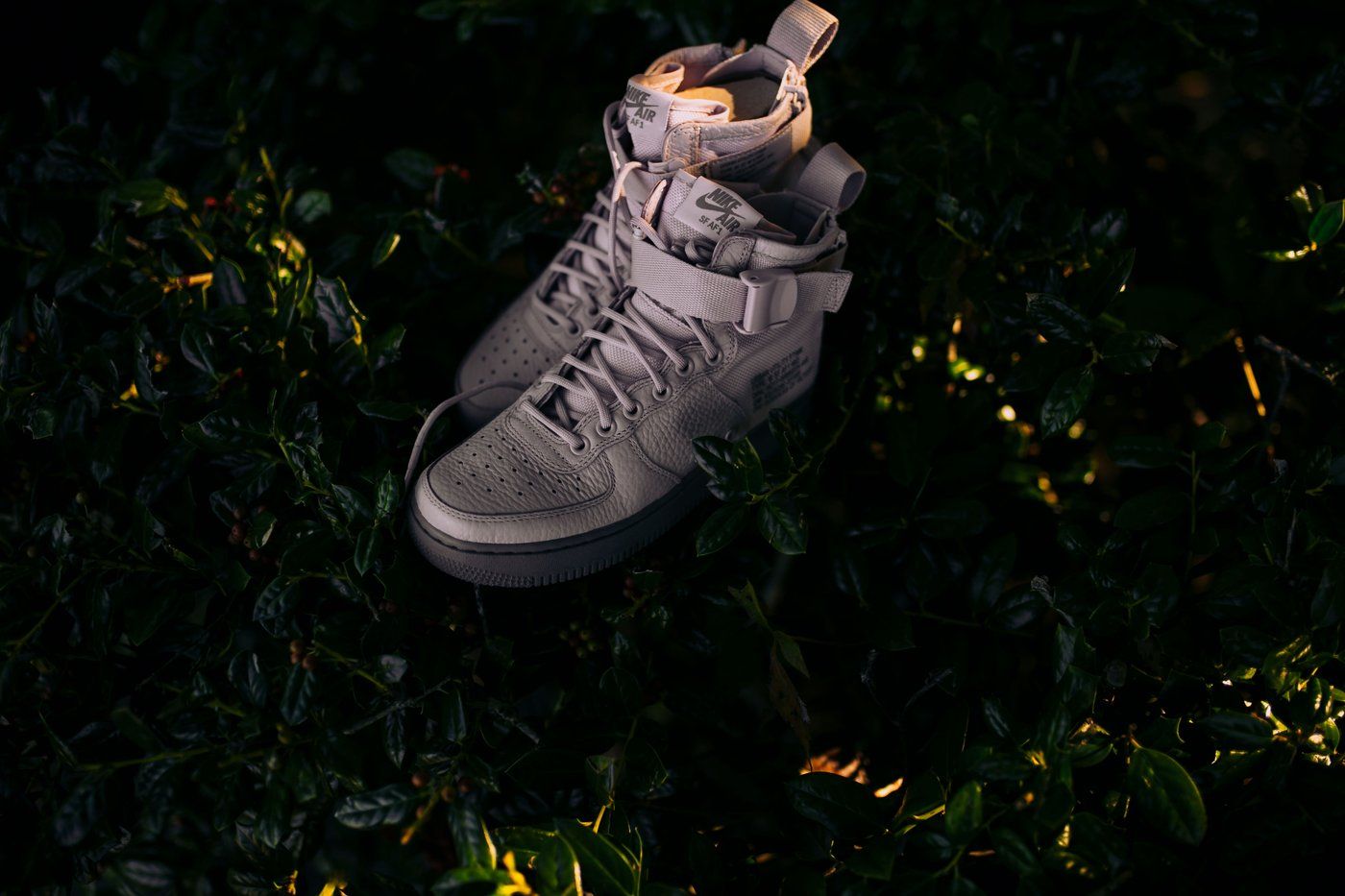 【リーク】NIKE WMNS SF-AF1 MID SILT RED 2枚目