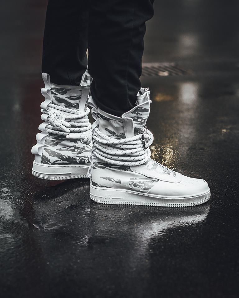 ナイキ スペシャルフィールド エアフォース1 ホワイト カモ ハイ＆ミッド 2枚目