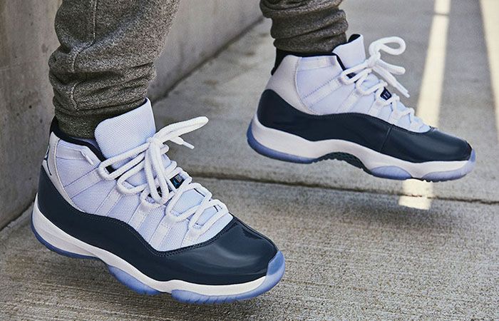 ナイキ エアジョーダン11 レトロ ミッドナイト ネイビー 4枚目