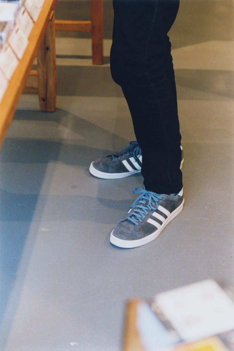 ディセンダント × アディダス オリジナルス キャンパス 2色展開 3枚目