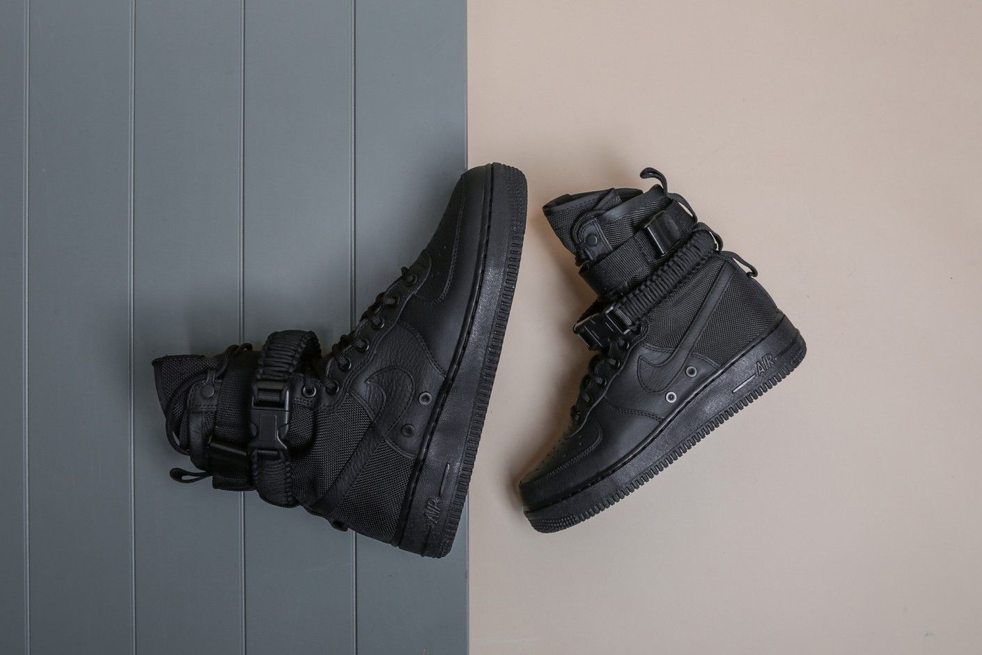 【スニダンで購入可】NIKE SPECIAL FIELD AIR FORCE 1 TRIPLE BLACK 2枚目