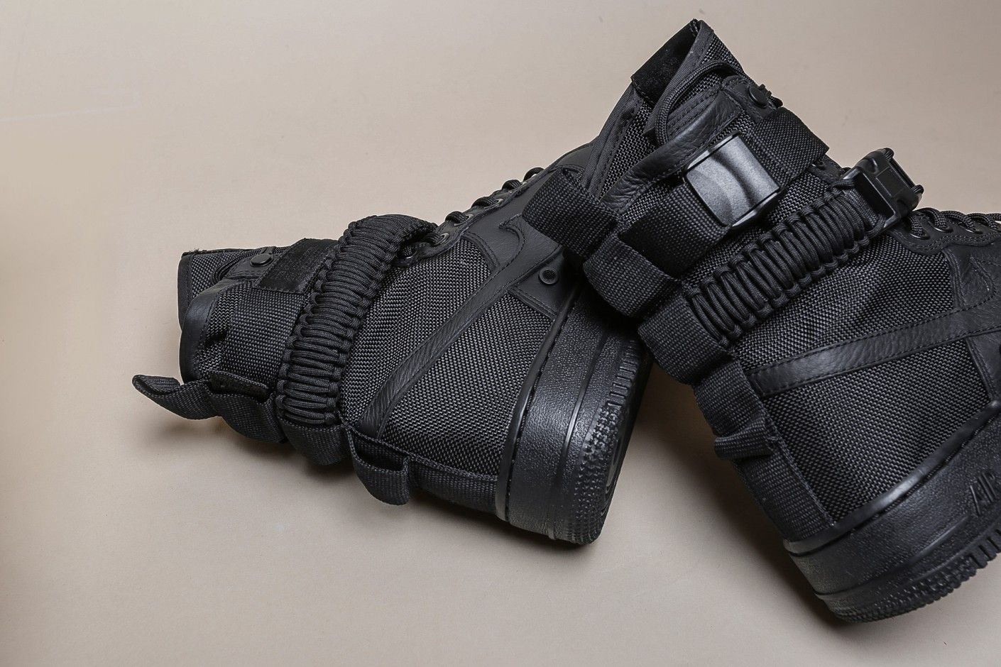 【スニダンで購入可】NIKE SPECIAL FIELD AIR FORCE 1 TRIPLE BLACK 5枚目