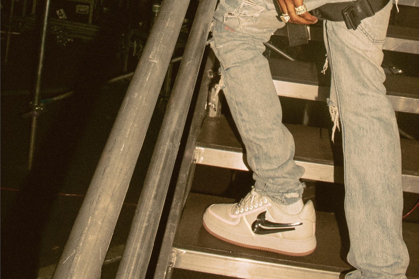 【スニダンで購入可】 AF-100 NIKE AIR FORCE 1 LOW TRAVIS SCOTT BY TRAVIS SCOTT 抽選/定価/販売店舗まとめ 2枚目