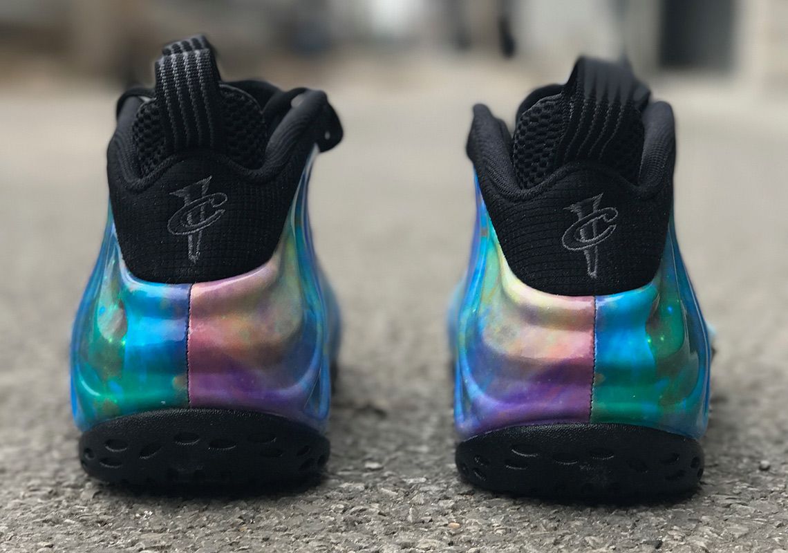 ナイキ エアフォームポジット オルタネイト ギャラクシー 3枚目