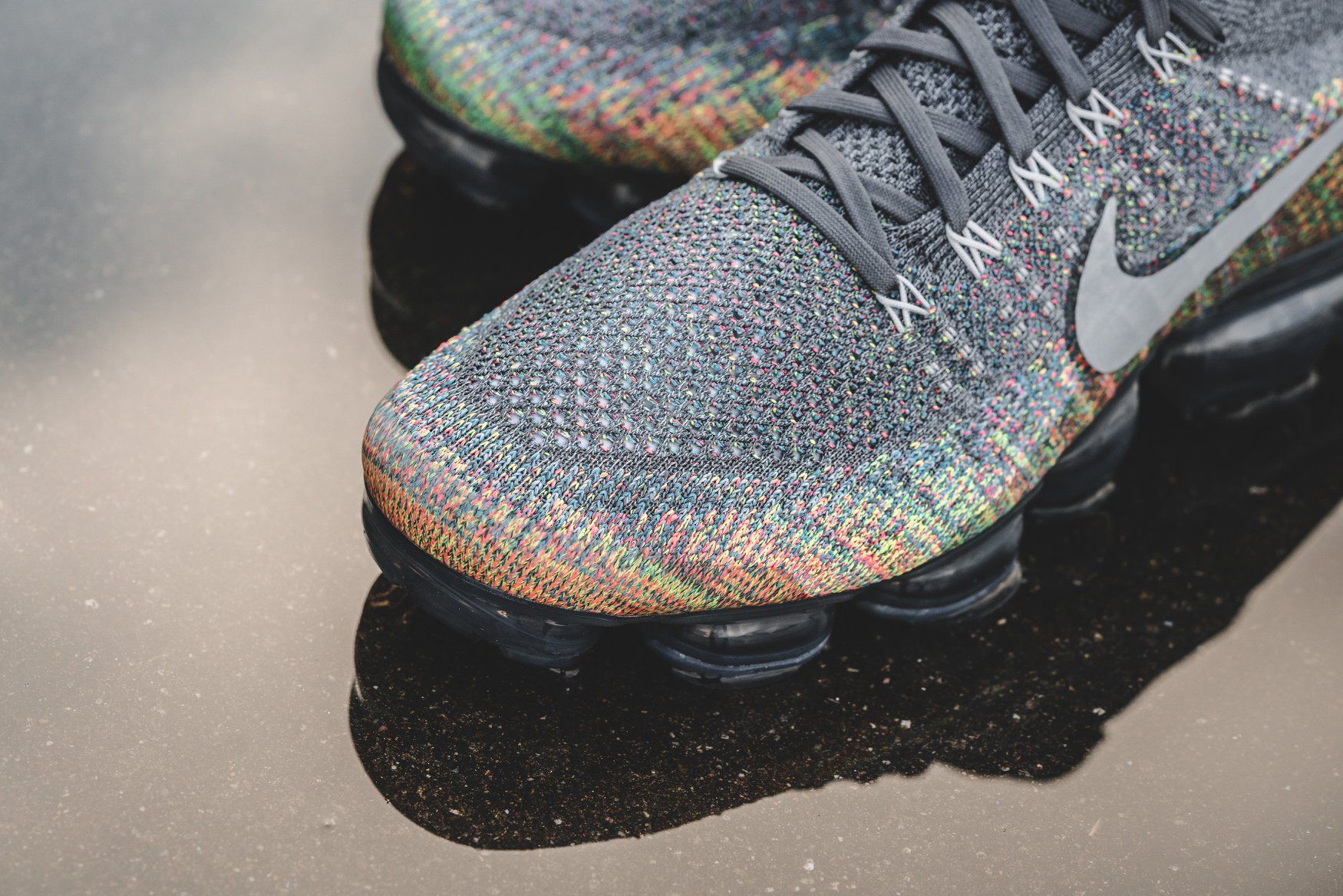 ナイキ エアヴェイパーマックス ダークグレー/ハイパーパンチ 3枚目